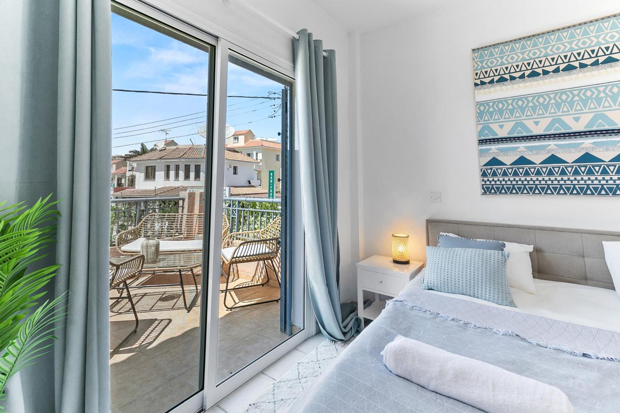 Charming 3-bedroom Maisonette With Pool Access At Regina Gardens, 700 M Venus * Paphos